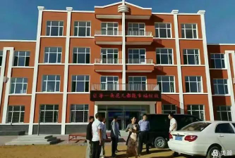 地藏寺满族乡学校阅读区