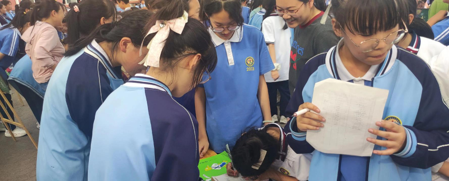 连家砭林场职工子弟学校阅读区