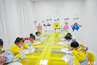 龙口市布谷鸟美术培训学校有限公司阅读区