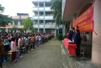 马宁镇中心小学阅读区
