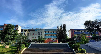 禄丰县和平中学阅读区