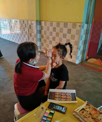 营口市西市区神墨教育培训中心有限公司阅读区