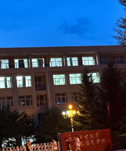 长春工业大学人文信息学院阅读区