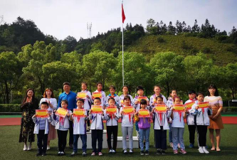 景德镇市壹加心艺术培训有限公司阅读区