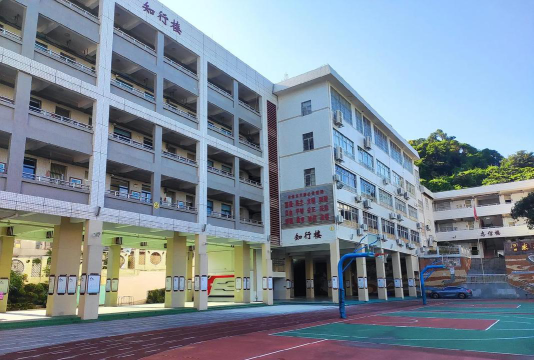 惠州爱丁宝小学阅读区