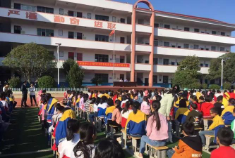 湖镇中心小学阅读区
