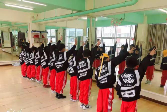 广元市利州区兰精灵艺术培训中心有限责任公司阅读区