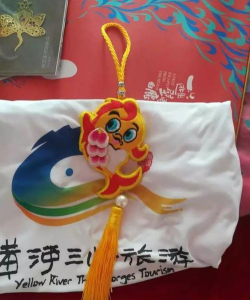 临夏州辰星文化艺术有限公司阅读区