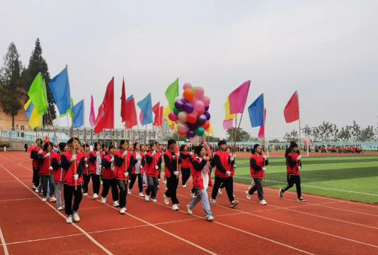临颖县城关镇东五里中心小学阅读区