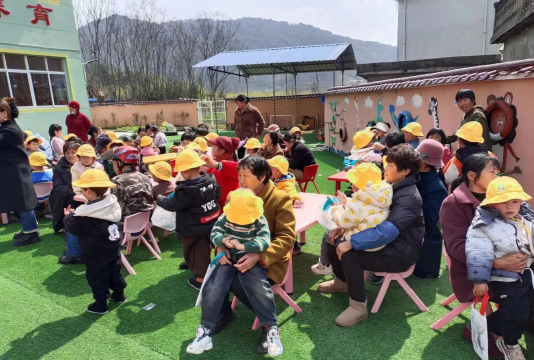 隆昌县界市镇方芳幼儿园阅读区