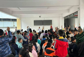 宣恩县长潭河侗族乡中心小学阅读区