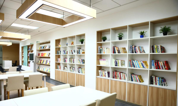 晨轩培训学校（天津）有限责任公司阅读区