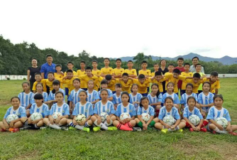 龙江中心小学阅读区