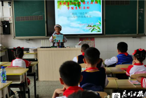 西山区碧鸡镇观音山中心学校阅读区