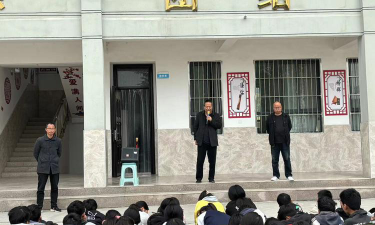 河南省方城县券桥乡第二中心小学阅读区