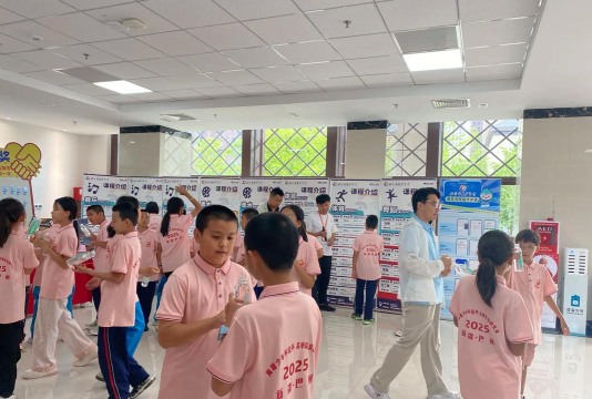 天津市河北区少年宫阅读区