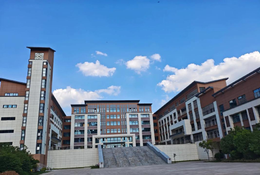 桃园县立凌云国中阅读区