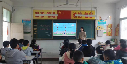 淅川县荆紫关镇第四中心小学阅读区