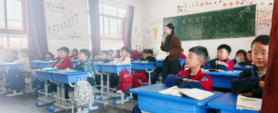 松山区德明学校阅读区