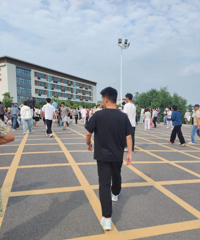 哈尔滨市兴才中学校阅读区