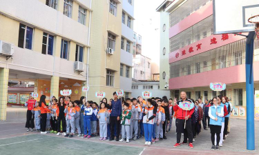 汤坑镇启智小学阅读区