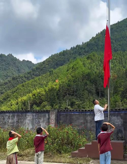 石林县石林镇寺背后小学阅读区