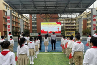 华城中心小学阅读区