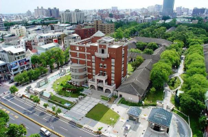 台南市立建兴国中阅读区