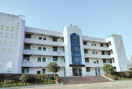 虹口乡九年制学校阅读区
