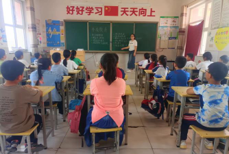 兴城镇灌新小学阅读区
