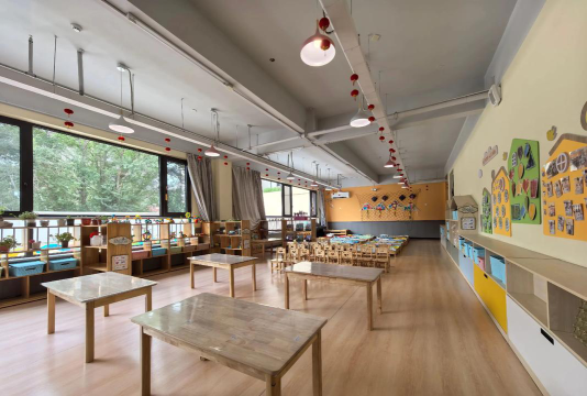 国营青岛第五棉纺织厂幼儿园阅读区