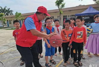 化州市丽岗镇车较田小学阅读区