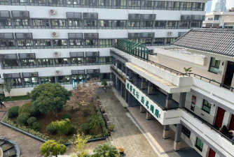 鸡西市第十四中学阅读区