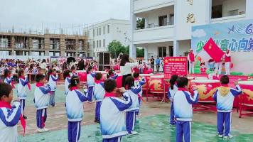陆良县板桥镇板桥小学阅读区