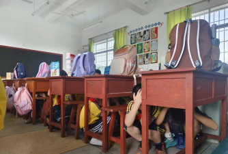 山城中心小学阅读区