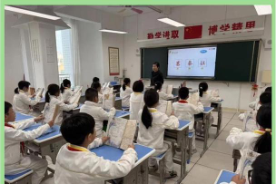 汕尾市小风帆艺术学校阅读区