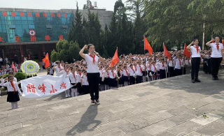 云南省罗平县罗雄镇腊峰小学阅读区