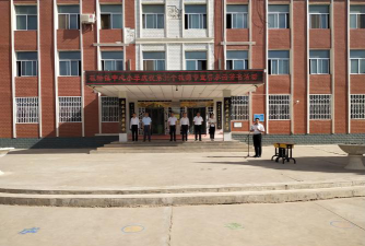 云南省罗平县板桥镇中心小学阅读区
