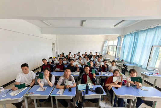 杜蒙县腰新蒙中阅读区