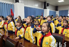 三台县前锋镇初级中学校阅读区