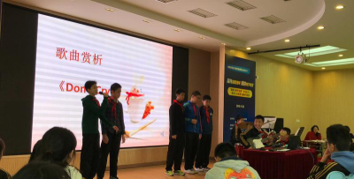 由由中学阅读区