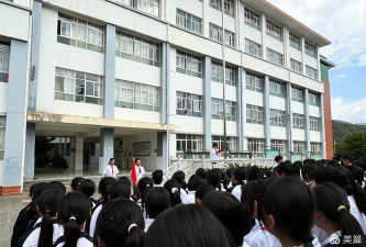 弥渡县苴力镇初级中学阅读区