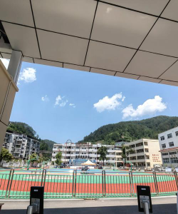 四川省三台县广化初级学校阅读区