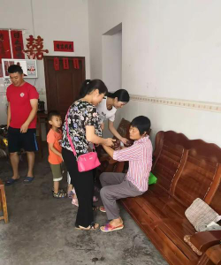 信宜市怀乡镇平花小学(河背分校)阅读区