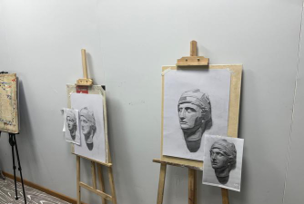 若羌县星禾神墨艺术培训有限公司阅读区