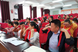 前源辅导完小阅读区