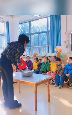 乳山市冯家镇汤上幼儿园阅读区