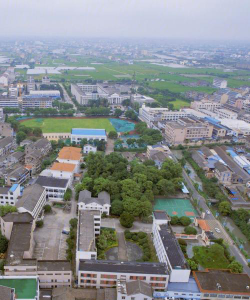 新河中学阅读区