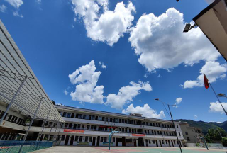 信宜市思贺镇桑垌小学阅读区