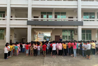 信宜市平塘镇坳垌小学(湘垌分校)阅读区